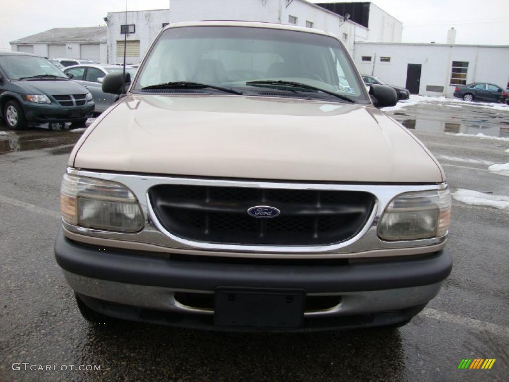 1998 Explorer XLT 4x4 - Light Prairie Tan Metallic / Medium Prairie Tan photo #3