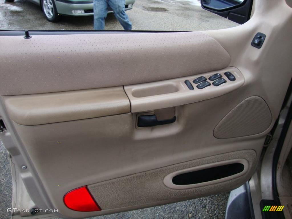 1998 Ford Explorer XLT 4x4 Medium Prairie Tan Door Panel Photo #43370416