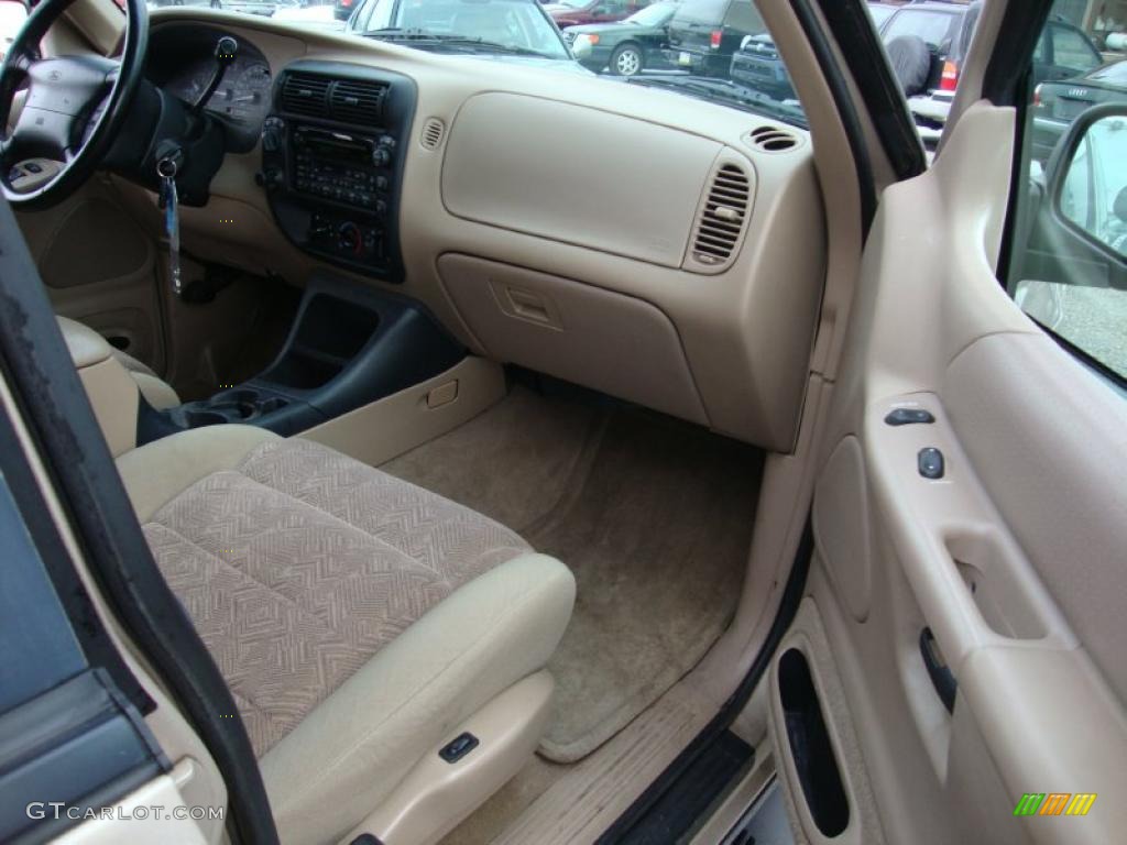 1998 Ford Explorer XLT 4x4 Medium Prairie Tan Dashboard Photo #43370464