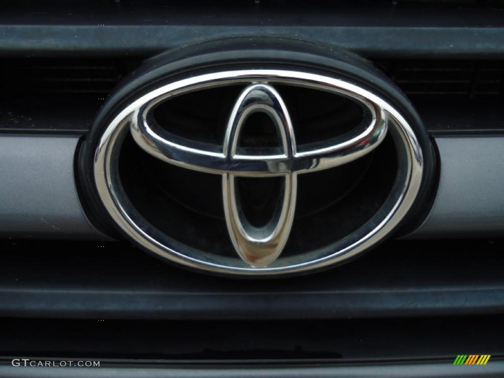 2002 Toyota Tundra Regular Cab Marks and Logos Photos