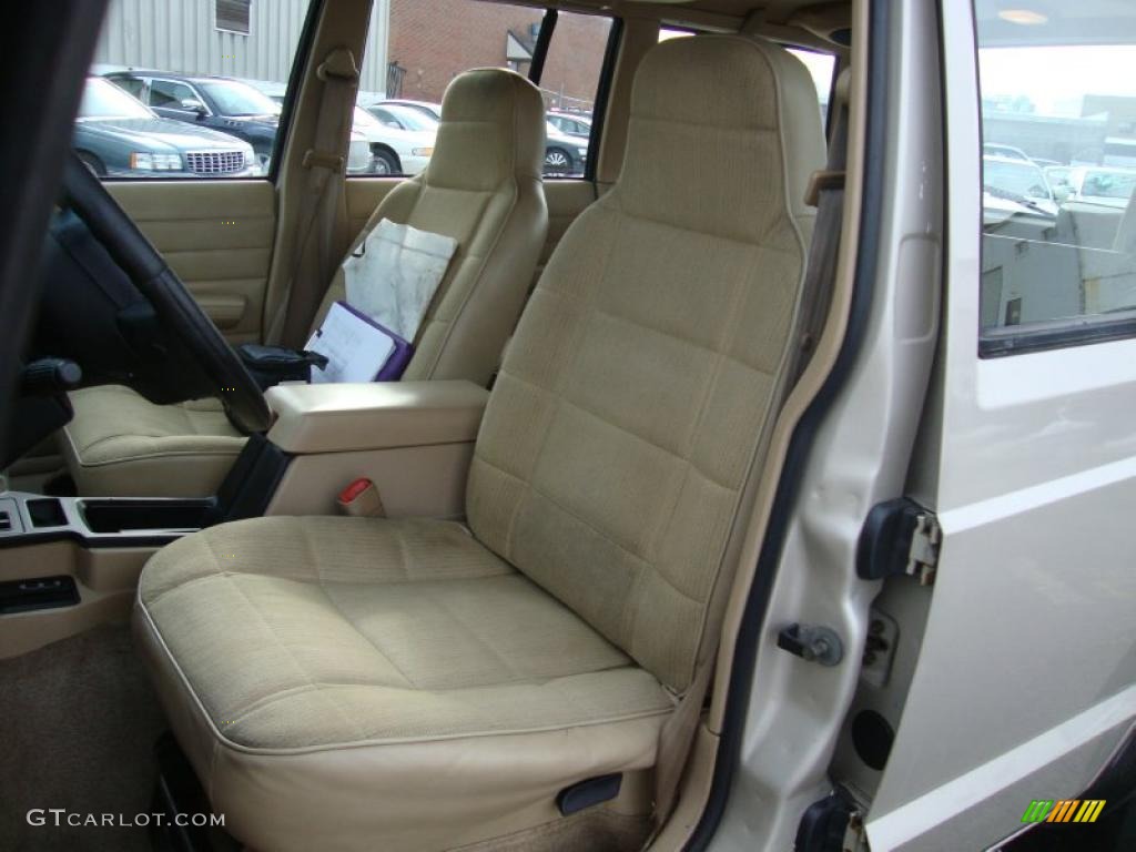 Tan Interior 1996 Jeep Cherokee SE 4WD Photo #43371064