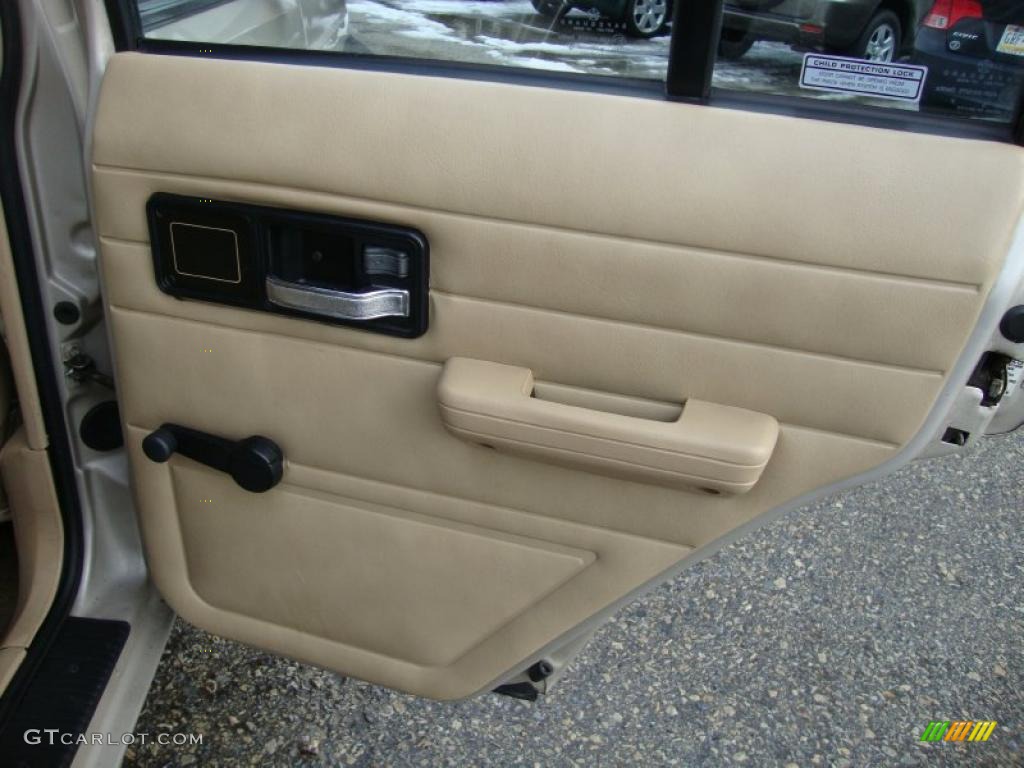 1996 Jeep Cherokee SE 4WD Tan Door Panel Photo #43371144