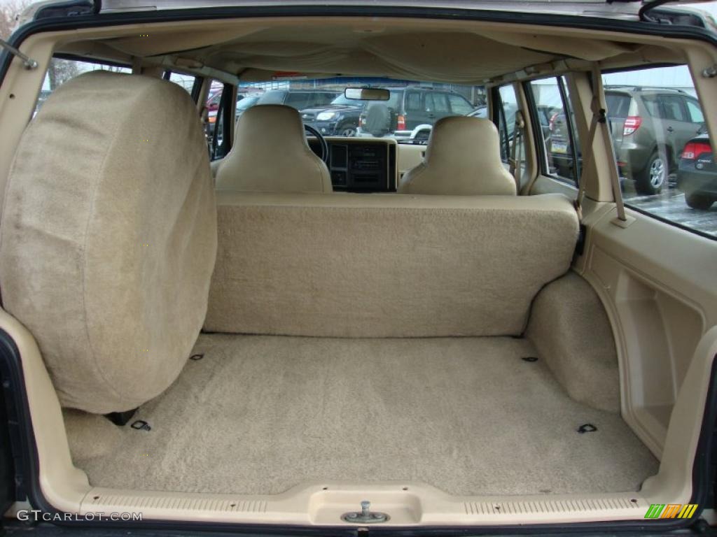 1996 Jeep Cherokee SE 4WD Trunk Photo #43371218