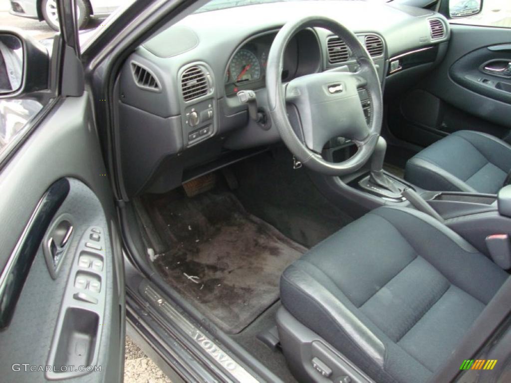 Off Black Interior 2001 Volvo S40 1.9T SE Photo #43371800