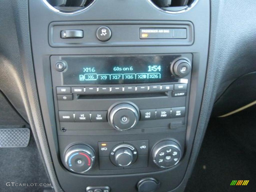 2011 Chevrolet HHR LT Controls Photo #43374364