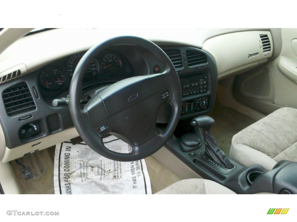 2002 Chevrolet Monte Carlo LS Neutral Dashboard Photo #43381678