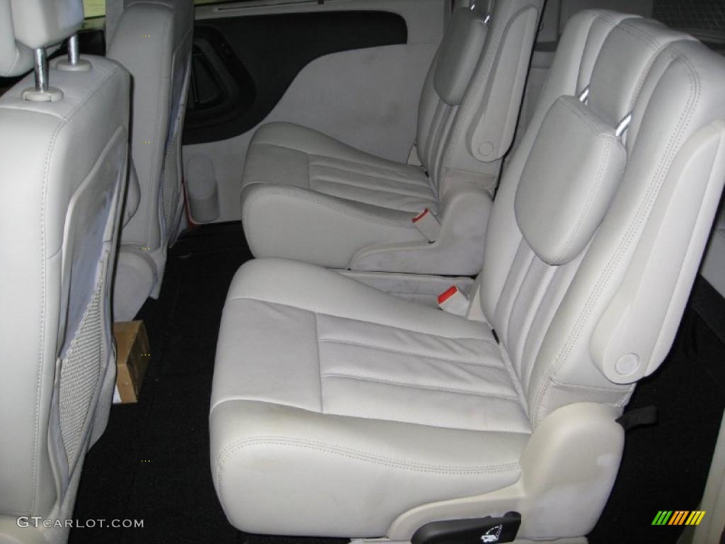 Black/Light Graystone Interior 2011 Chrysler Town & Country Touring - L Photo #43381963