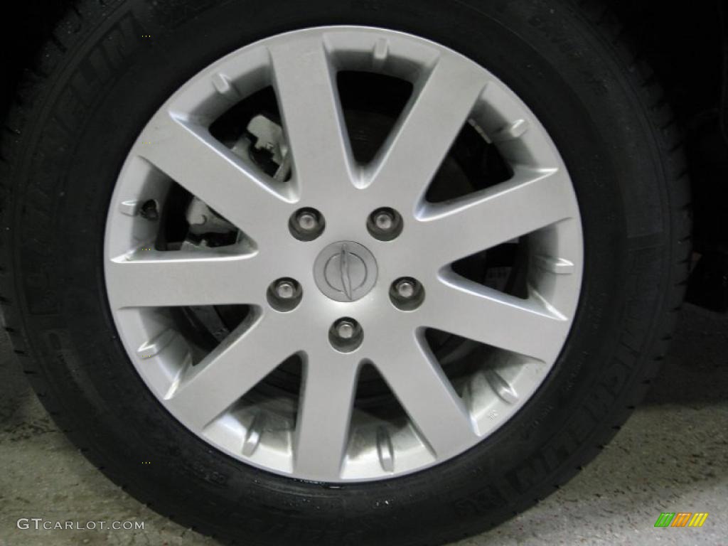 2011 Chrysler Town & Country Touring - L Wheel Photo #43382081