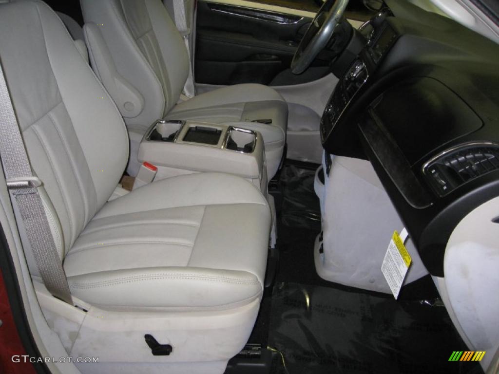 Black/Light Graystone Interior 2011 Chrysler Town & Country Touring - L Photo #43382255