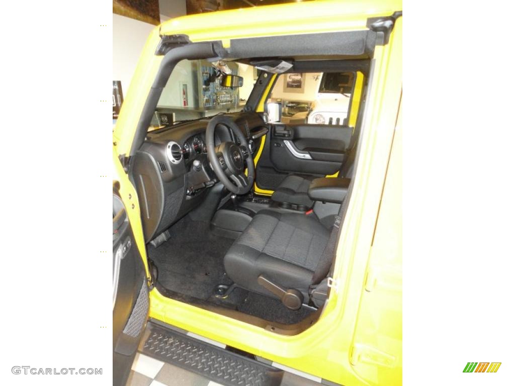 Black Interior 2011 Jeep Wrangler Unlimited Sahara 4x4 Photo #43388564