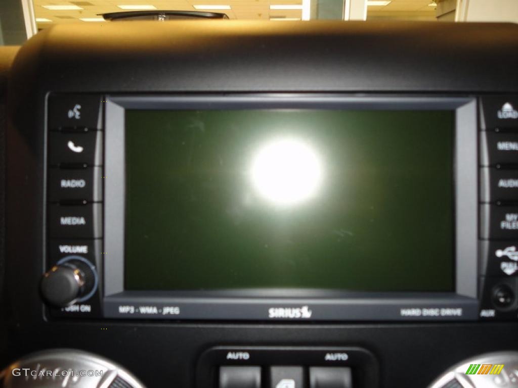 2011 Wrangler Unlimited Sahara 4x4 - Detonator Yellow / Black photo #27