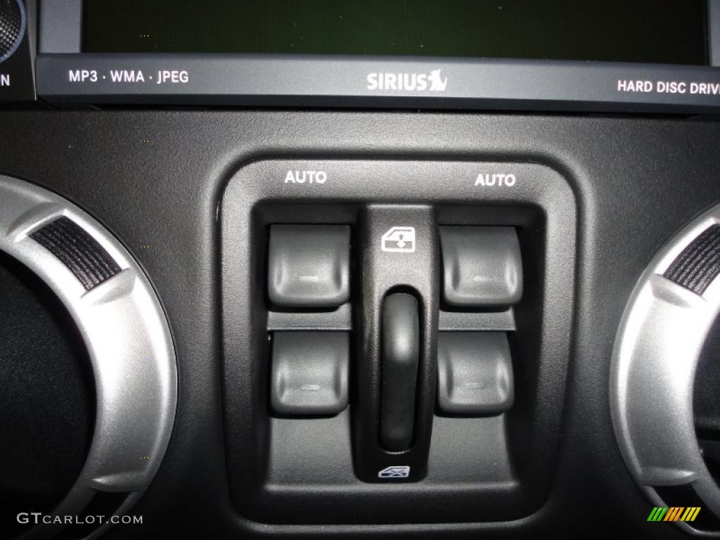 2011 Jeep Wrangler Unlimited Sahara 4x4 Controls Photo #43388871