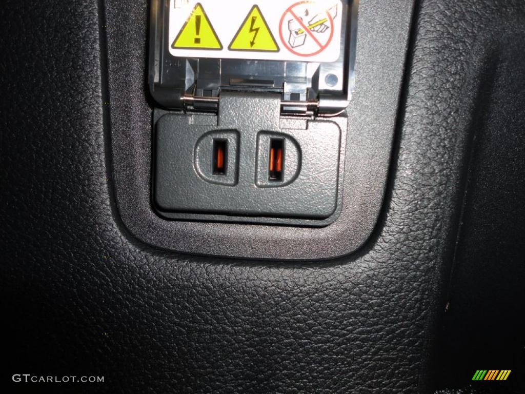 2011 Wrangler Unlimited Sahara 4x4 - Detonator Yellow / Black photo #33