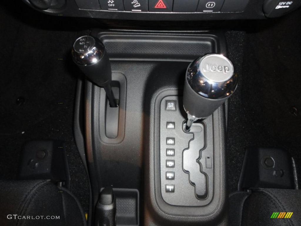 2011 Jeep Wrangler Unlimited Sahara 4x4 4 Speed Automatic Transmission Photo #43389006