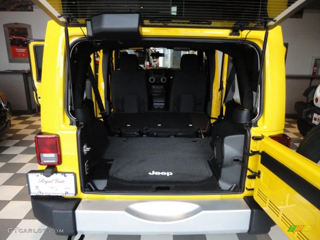 2011 Jeep Wrangler Unlimited Sahara 4x4 Trunk Photo #43389147
