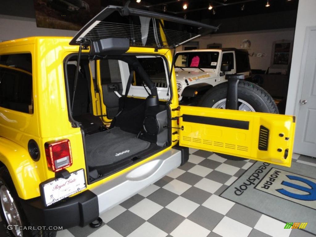 2011 Wrangler Unlimited Sahara 4x4 - Detonator Yellow / Black photo #46