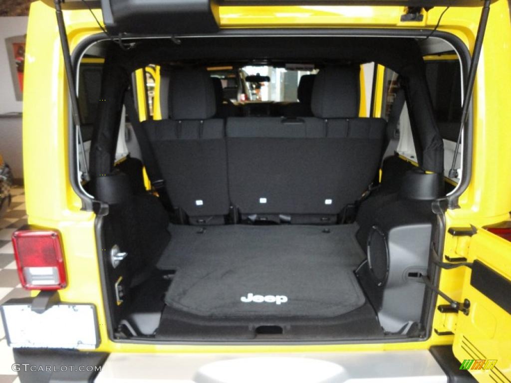 2011 Wrangler Unlimited Sahara 4x4 - Detonator Yellow / Black photo #48