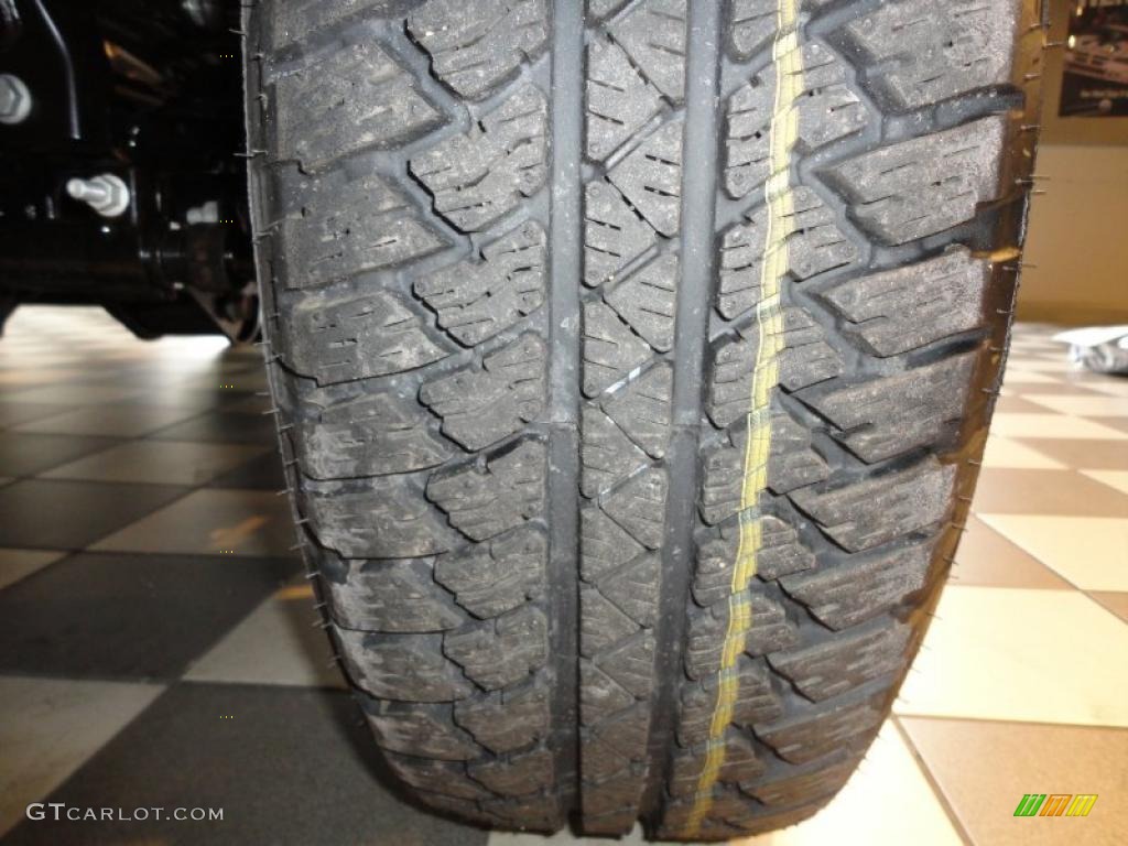 2011 Wrangler Unlimited Sahara 4x4 - Detonator Yellow / Black photo #58