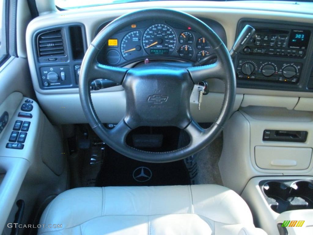2001 Chevrolet Suburban 1500 Z71 Tan Dashboard Photo #43389875