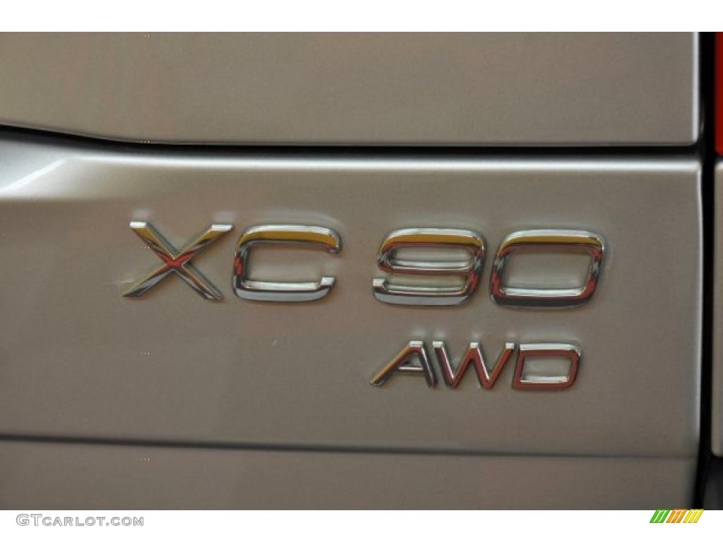 2004 XC90 2.5T AWD - Silver Metallic / Graphite photo #5