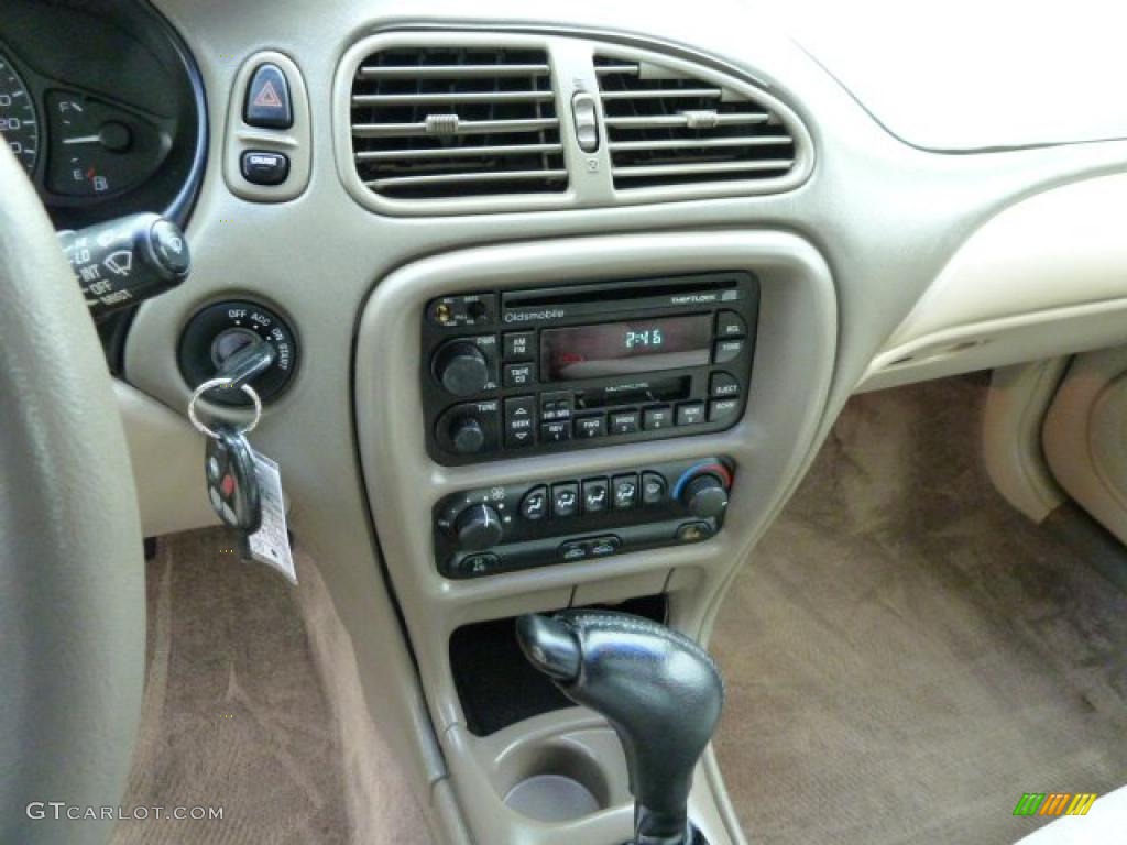 1999 Oldsmobile Intrigue GX Controls Photos