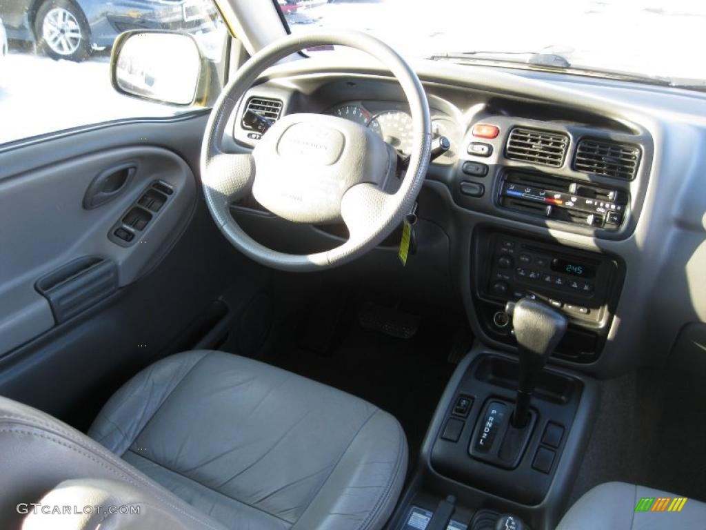 2002 Chevrolet Tracker ZR2 4WD Hard Top Medium Gray Dashboard Photo #43394943
