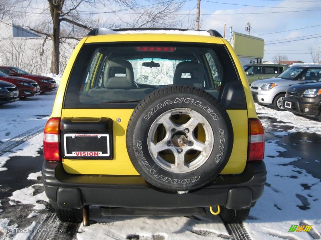 2002 Tracker ZR2 4WD Hard Top - Yellow / Medium Gray photo #15