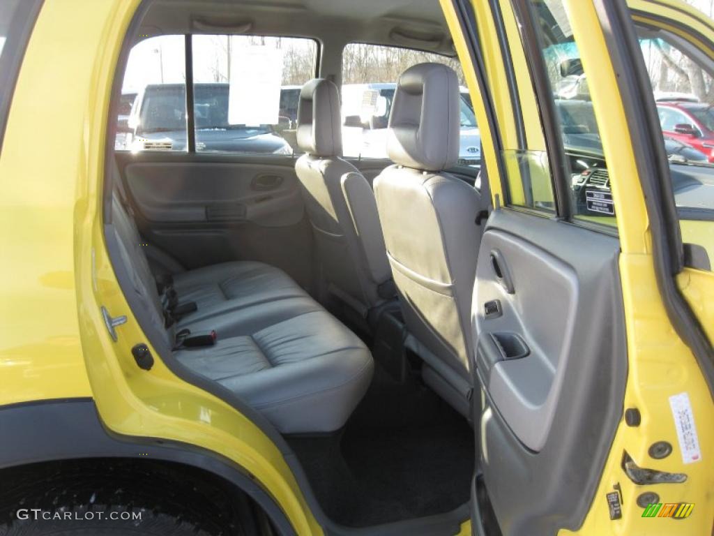 2002 Tracker ZR2 4WD Hard Top - Yellow / Medium Gray photo #23