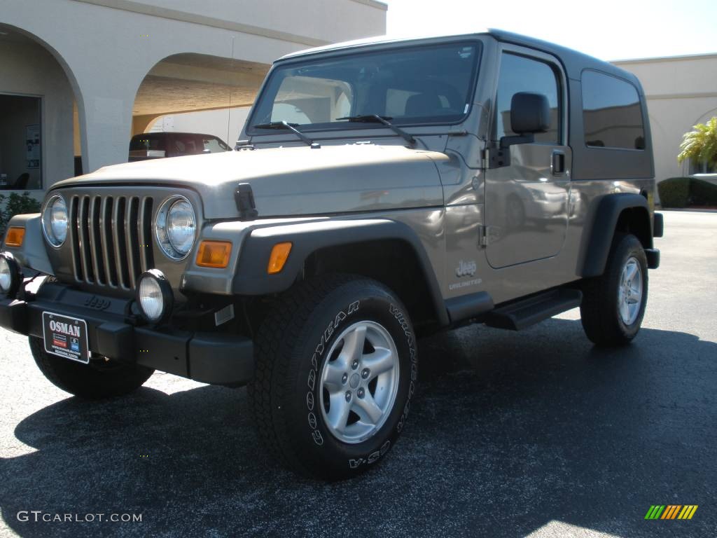 2004 Wrangler Unlimited 4x4 - Light Khaki Metallic / Dark Slate Gray photo #2