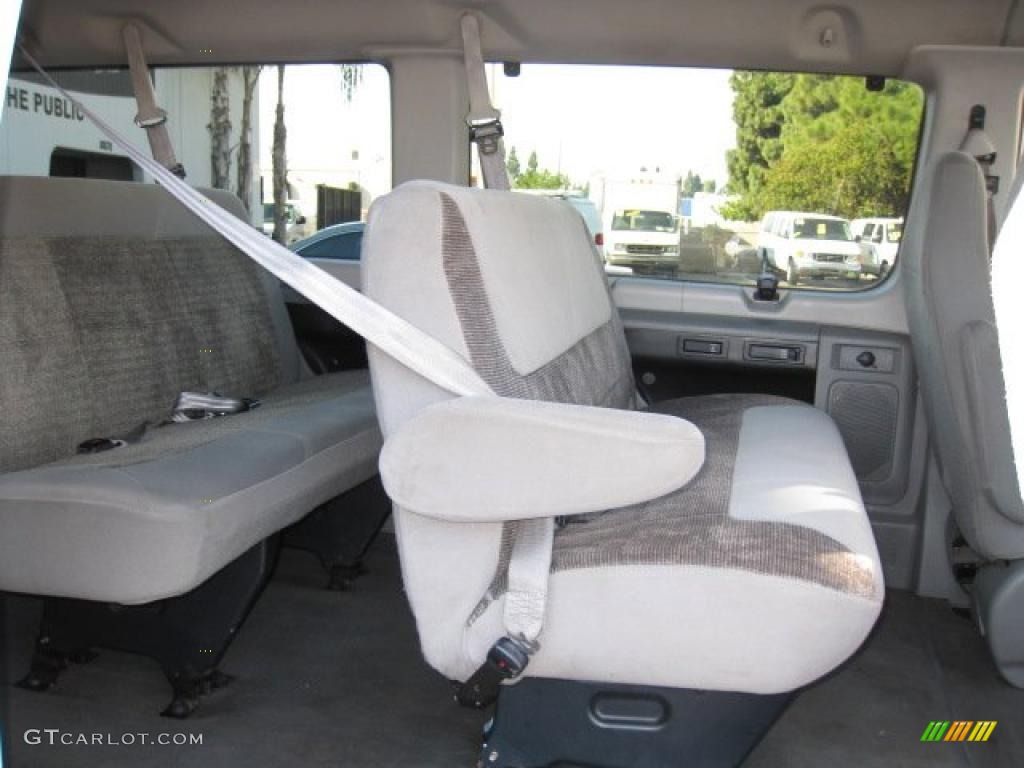 2005 E Series Van E350 Super Duty XLT Extended Passenger - Oxford White / Medium Flint photo #7