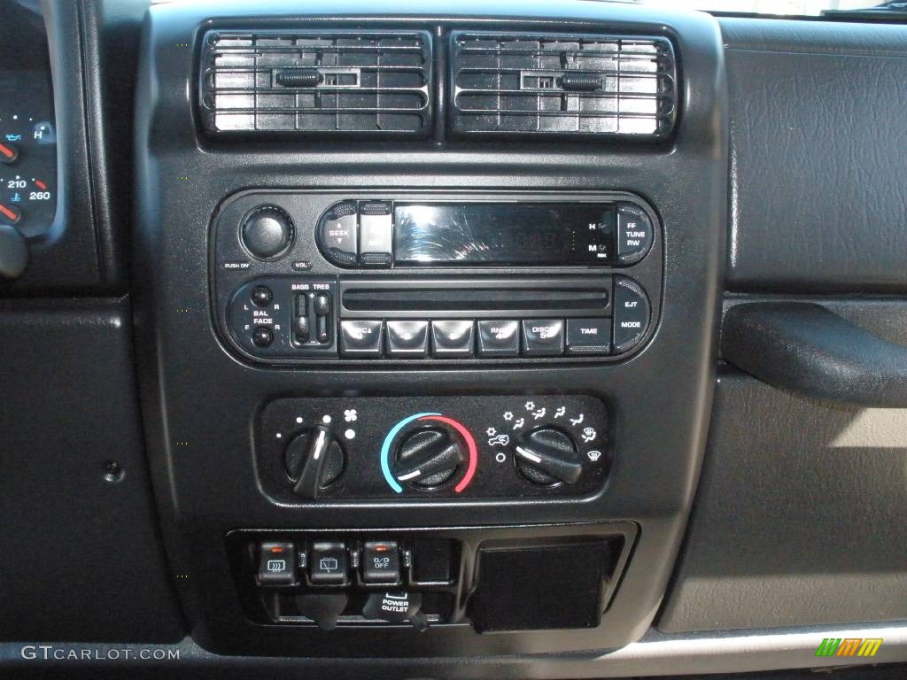 2004 Wrangler Unlimited 4x4 - Light Khaki Metallic / Dark Slate Gray photo #8
