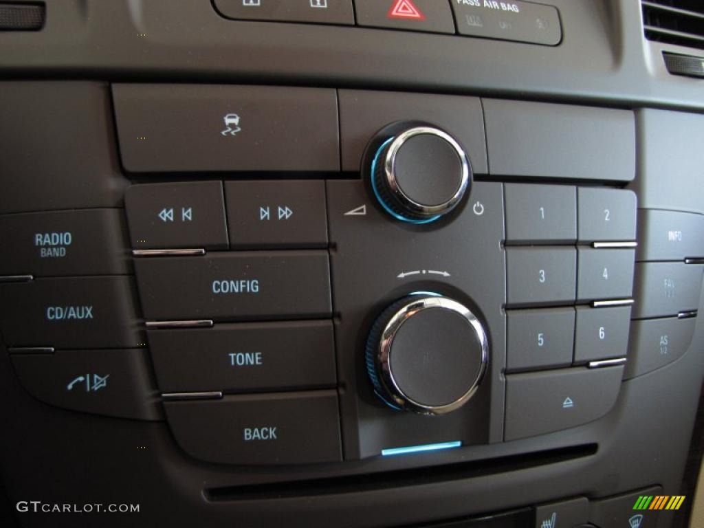 2011 Buick Regal CXL Controls Photo #43407316
