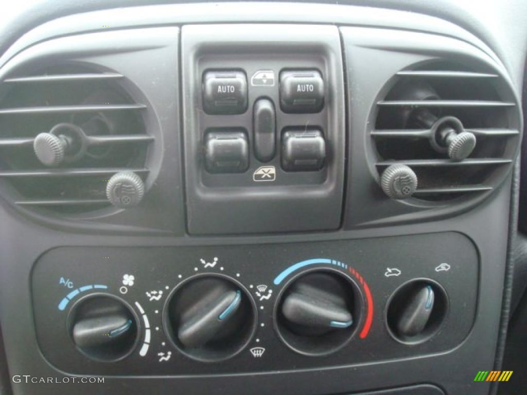 2005 Chrysler PT Cruiser Limited Controls Photo #43410612
