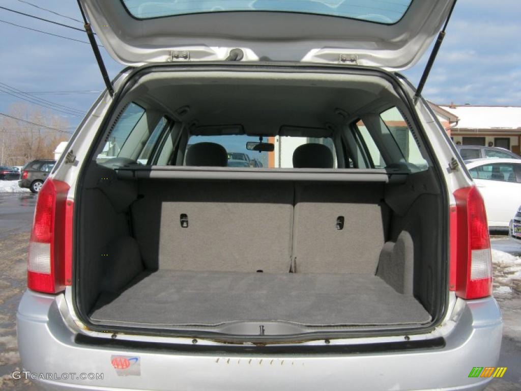 2003 Ford Focus SE Wagon Trunk Photo #43411236