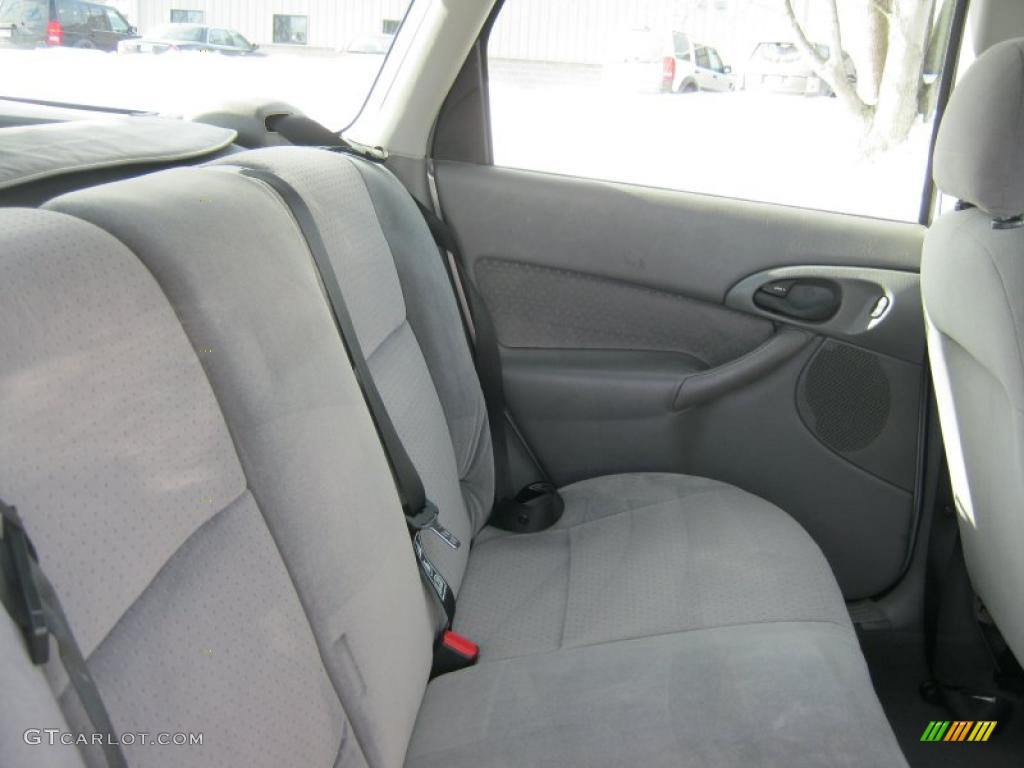 Medium Graphite Interior 2003 Ford Focus SE Wagon Photo #43411268