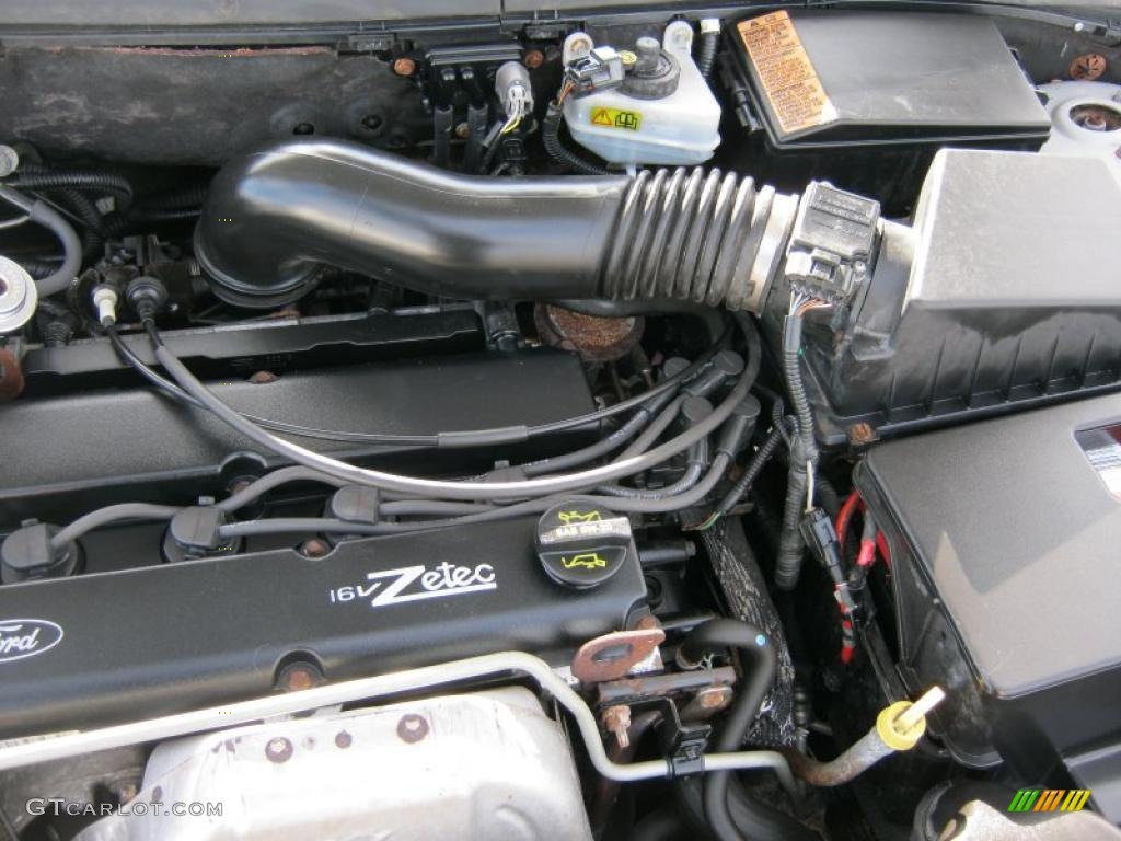 2003 Ford Focus SE Wagon 2.0L DOHC 16V Zetec 4 Cylinder Engine Photo #43411308