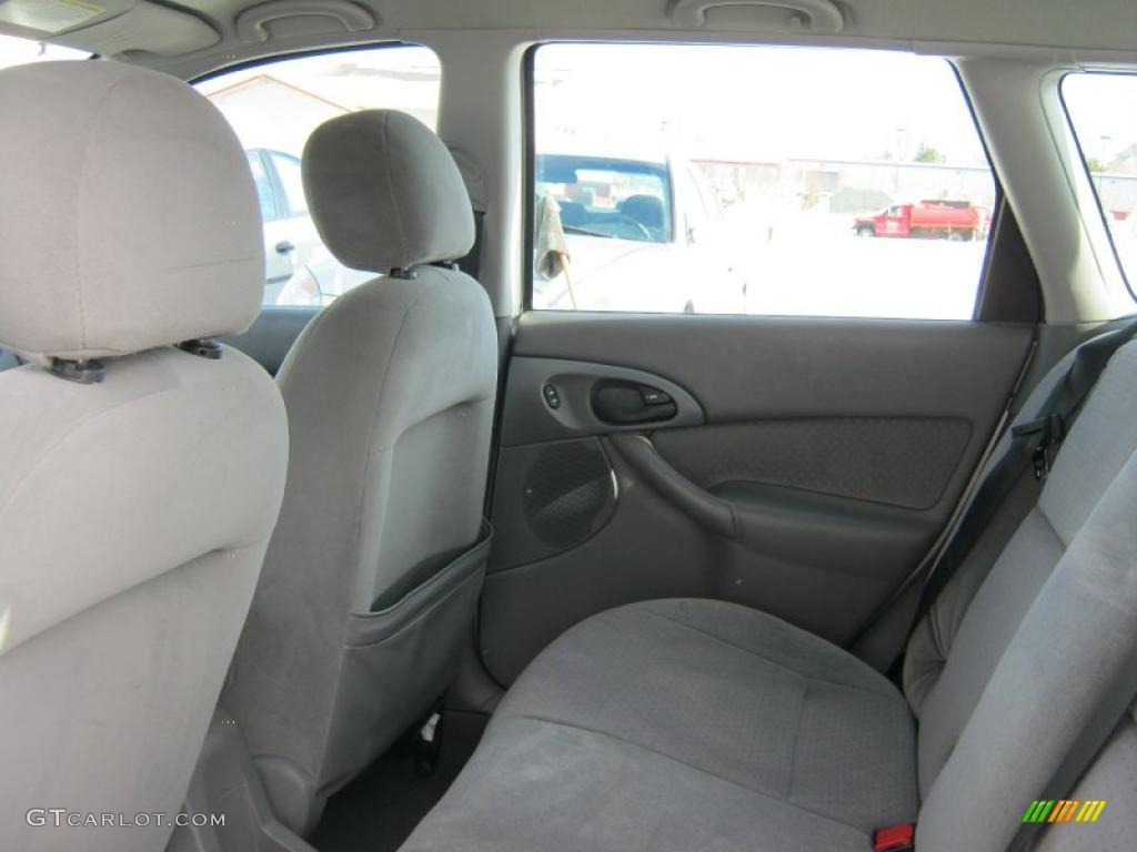 2003 Focus SE Wagon - CD Silver Metallic / Medium Graphite photo #21