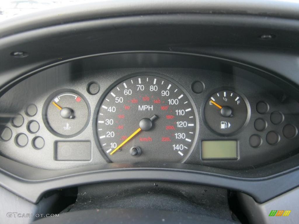 2003 Ford Focus SE Wagon Gauges Photo #43411512