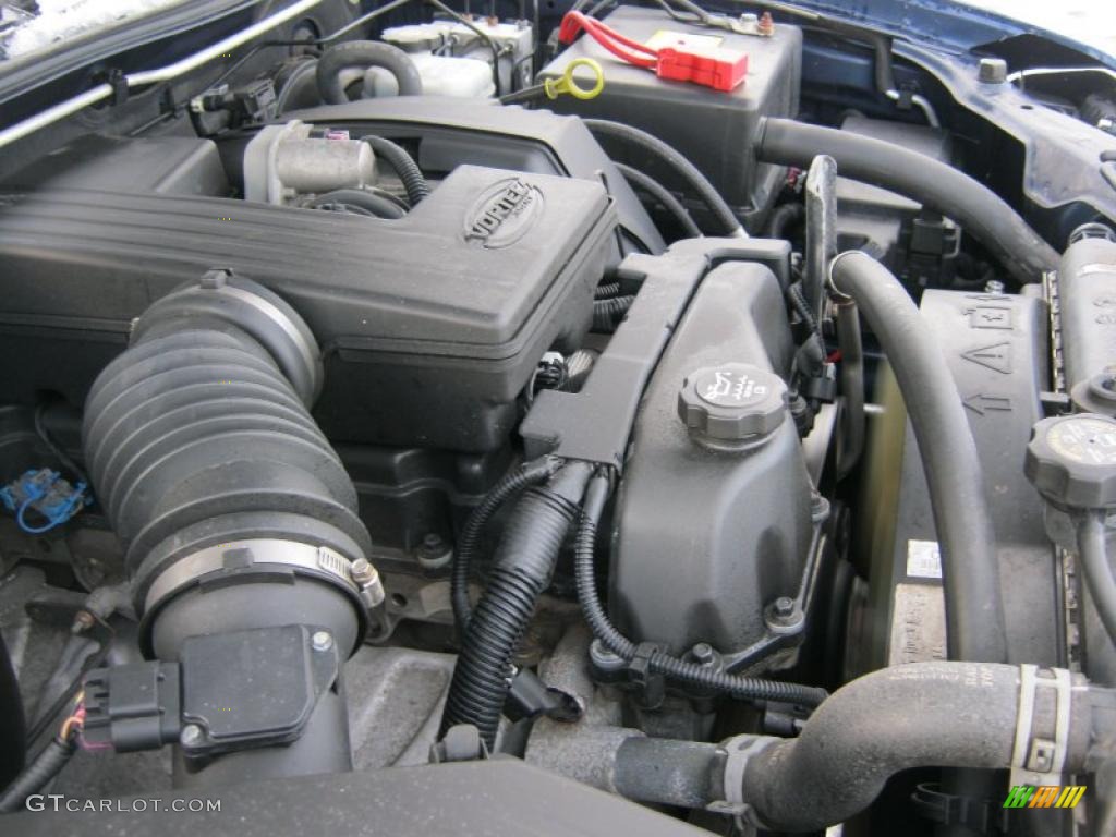 2004 Chevrolet Colorado LS Extended Cab 4x4 Engine Photos