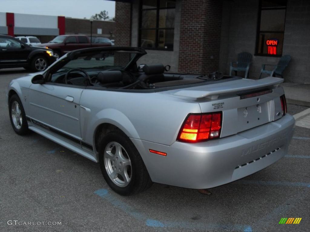2002 Mustang V6 Convertible - Satin Silver Metallic / Dark Charcoal photo #15