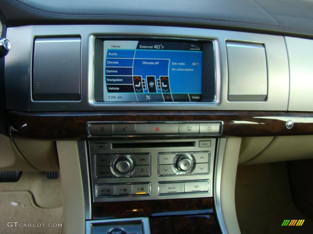 2011 Jaguar XF Premium Sport Sedan Controls Photo #43414864