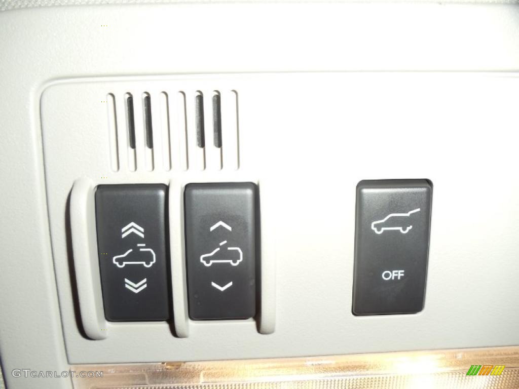 2009 Tahoe LTZ - White Diamond Tricoat / Ebony photo #36