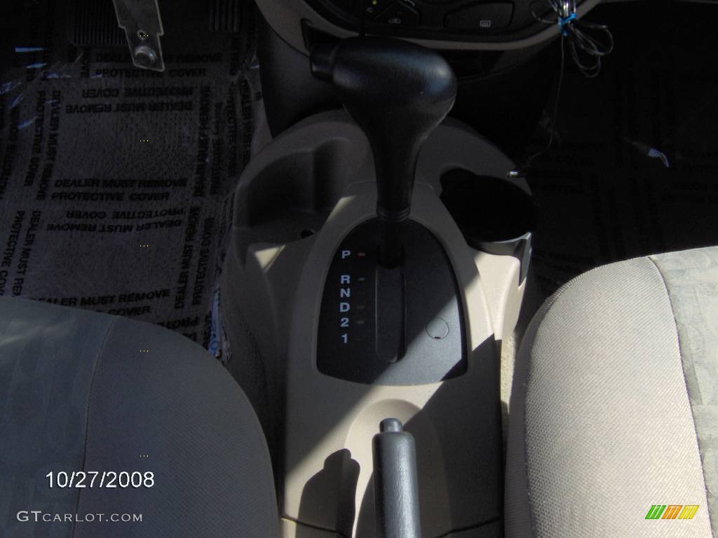2005 Focus ZXW SE Wagon - Arizona Beige Metallic / Dark Pebble/Light Pebble photo #21
