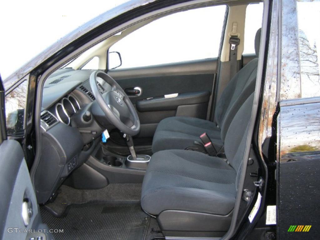 Charcoal Interior 2010 Nissan Versa 1.8 S Hatchback Photo #43431385