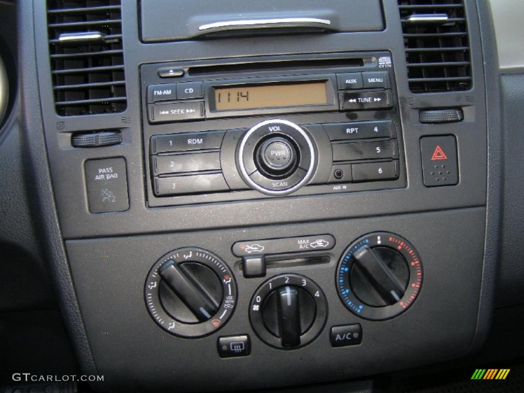 2010 Nissan Versa 1.8 S Hatchback Controls Photo #43431429
