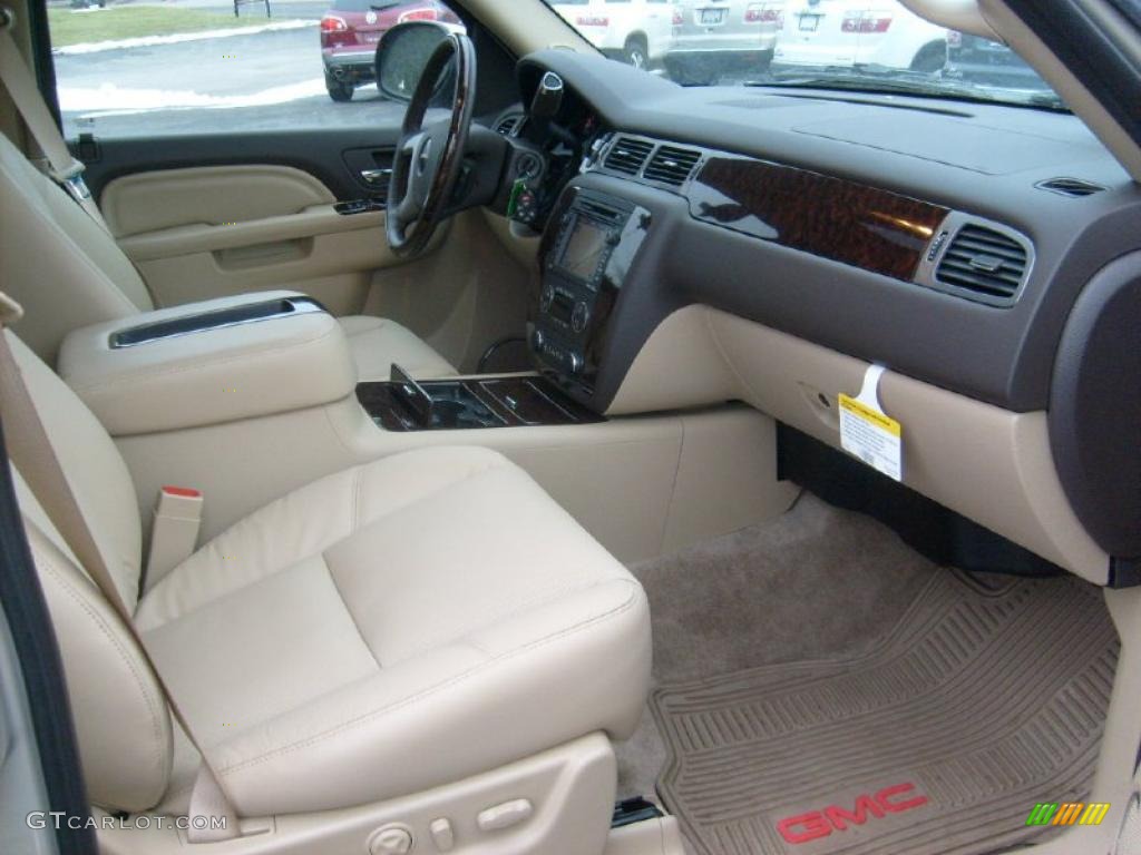 2011 GMC Yukon Denali AWD Cocoa/Light Cashmere Dashboard Photo #43435051