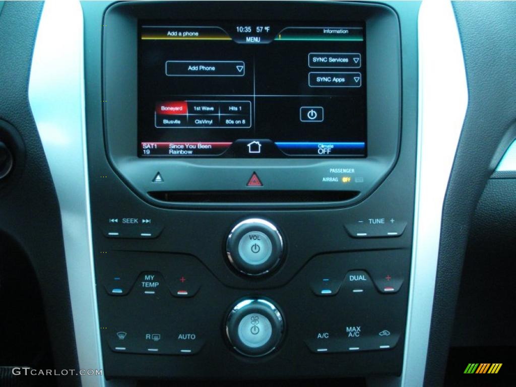 2011 Ford Explorer XLT Controls Photo #43435179