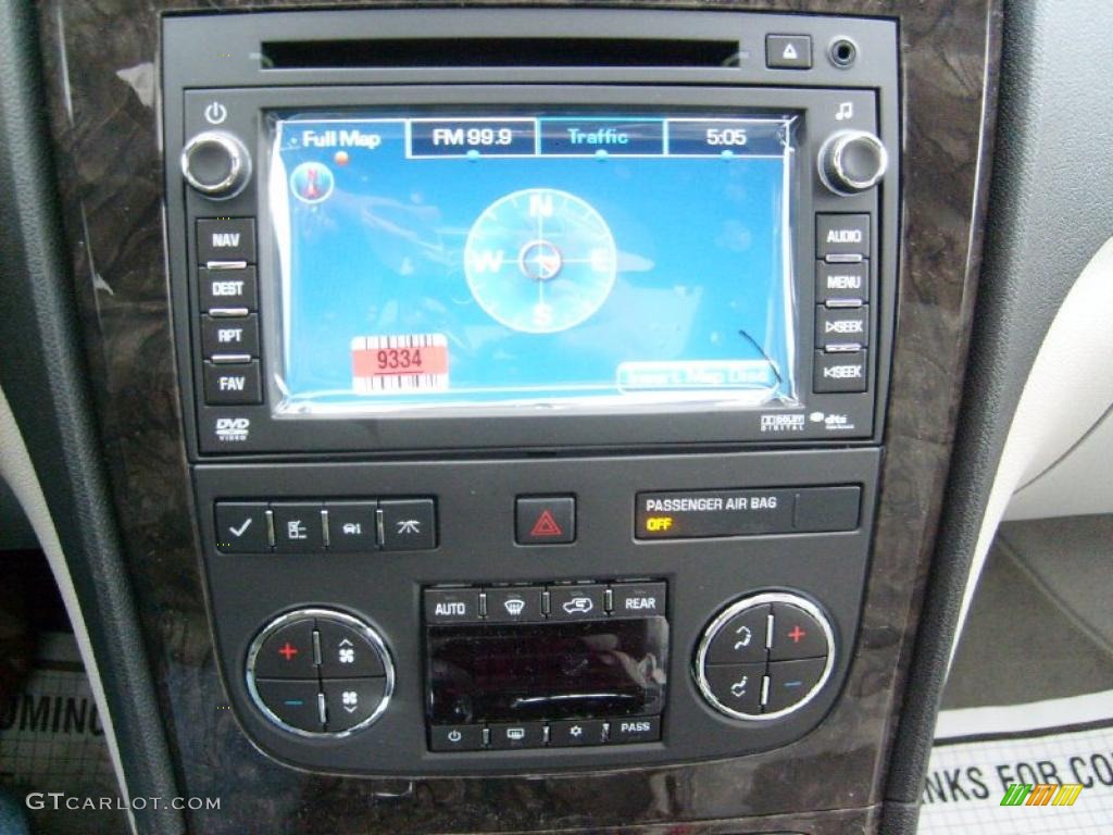 2011 GMC Acadia Denali AWD Controls Photo #43436875