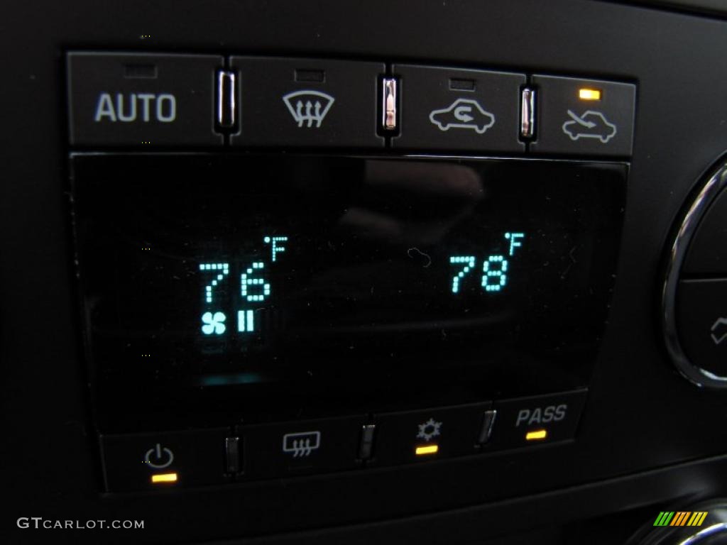 2011 Chevrolet Silverado 2500HD LT Crew Cab 4x4 Controls Photo #43436963