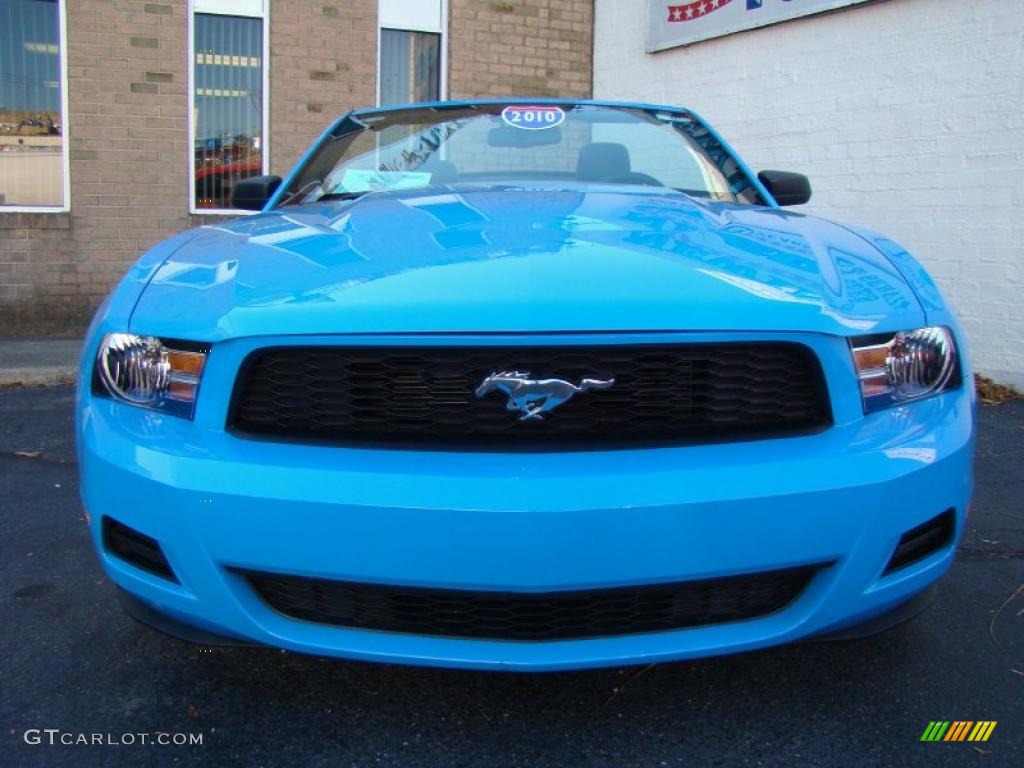 2010 Mustang V6 Premium Convertible - Grabber Blue / Charcoal Black photo #2